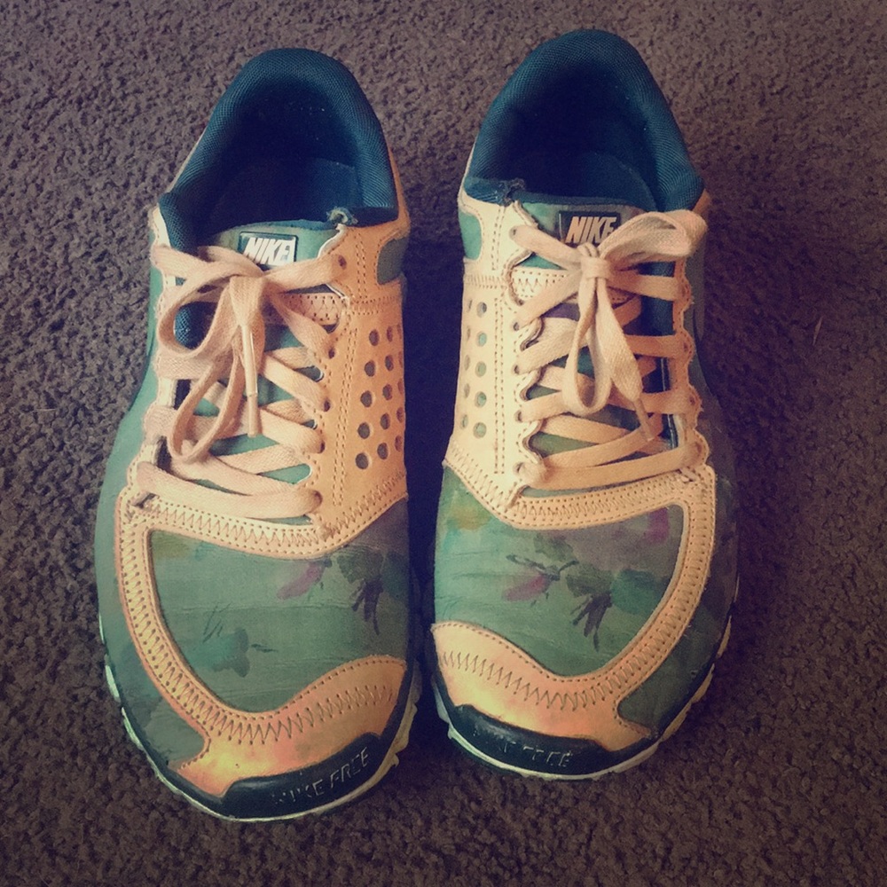 Unique Nike free 5.0 “Floral Camo” ❤️